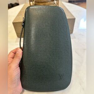 LV Organizer  perfect for travel in very good condition